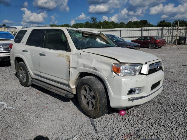 JTEZU5JR7D5058293 - 2013 TOYOTA 4RUNNER SR5 WHITE photo 4