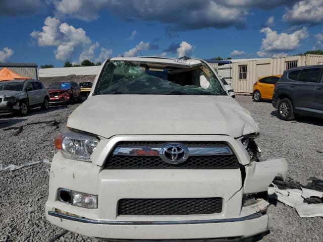 JTEZU5JR7D5058293 - 2013 TOYOTA 4RUNNER SR5 WHITE photo 5