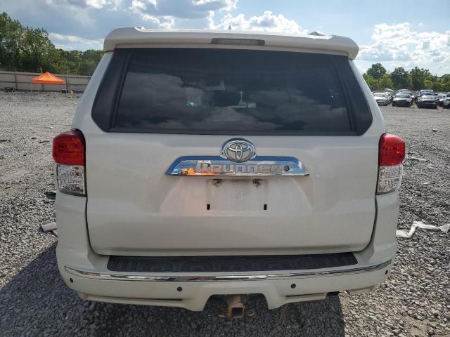JTEZU5JR7D5058293 - 2013 TOYOTA 4RUNNER SR5 WHITE photo 6