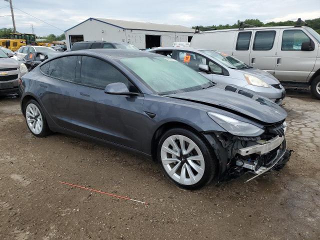 5YJ3E1EBXNF208992 - 2022 TESLA MODEL 3 GRAY photo 4