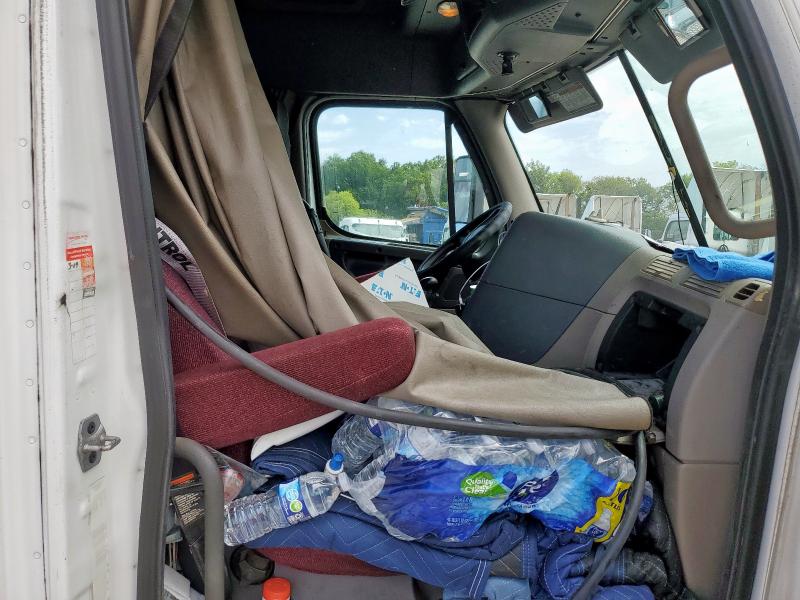 1FUJGLDR59LAC1049 - 2009 FREIGHTLINER CASCADIA 1 თეთრი ფოტო 5