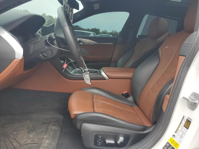 WBAGV8C06NCG91048 - 2022 BMW M850XI WHITE photo 7