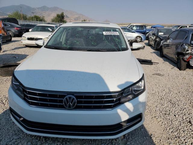 1VWLA7A39KC009001 - 2019 VOLKSWAGEN PASSAT WOLFSBURG WHITE photo 5