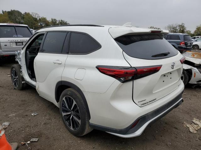 5TDLZRBH8MS079690 - 2021 TOYOTA HIGHLANDER XSE WHITE photo 3