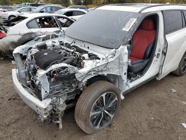 5TDLZRBH8MS079690 - 2021 TOYOTA HIGHLANDER XSE WHITE photo 9