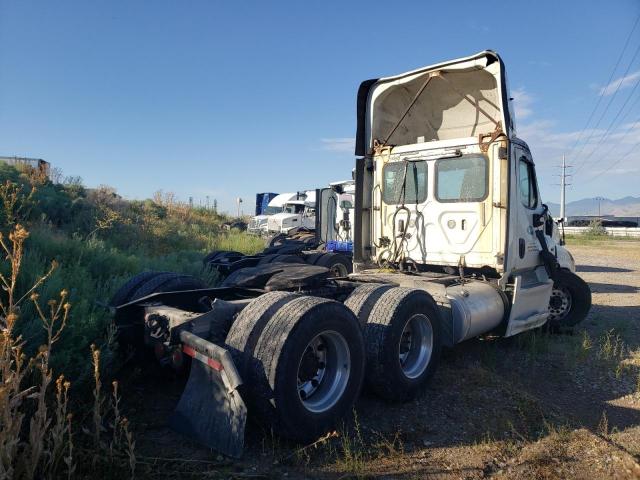 3AKJGED57GSHL6879 - 2016 FREIGHTLINER CASCADIA 1 WHITE photo 4