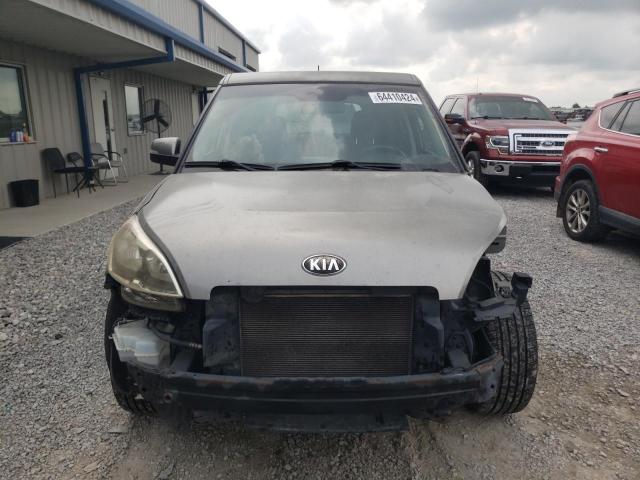 KNDJT2A68D7565992 - 2013 KIA SOUL + GRAY photo 5