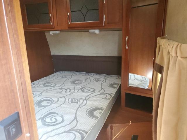 5ZWTSSE26E1004196 - 2014 SUNV MOTORHOME TAN photo 5