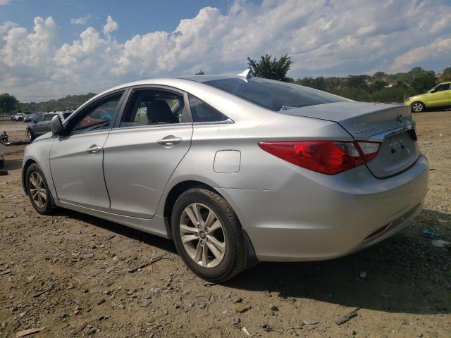 5NPEB4AC2BH127497 - 2011 HYUNDAI SONATA GLS SILVER photo 2