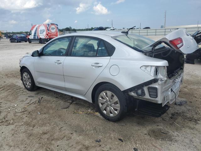 3KPA24AB3JE066606 - 2018 KIA RIO LX SILVER photo 2