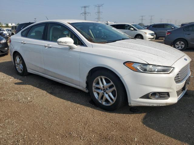 3FA6P0HR0DR304594 - 2013 FORD FUSION SE WHITE photo 4