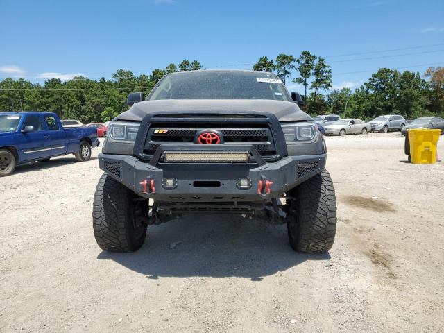 5TFDW5F1XCX267915 - 2012 TOYOTA TUNDRA CREWMAX SR5 BROWN photo 5