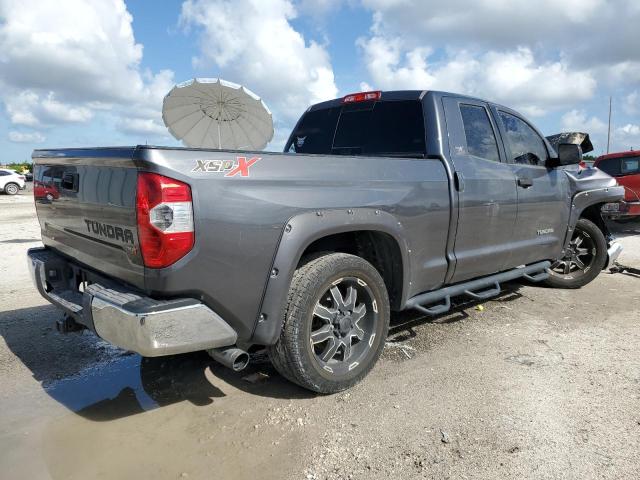 5TFRM5F17HX112399 - 2017 TOYOTA TUNDRA DOUBLE CAB SR/SR5 CHARCOAL photo 3