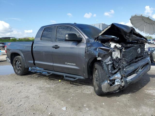 5TFRM5F17HX112399 - 2017 TOYOTA TUNDRA DOUBLE CAB SR/SR5 CHARCOAL photo 4