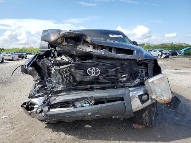 5TFRM5F17HX112399 - 2017 TOYOTA TUNDRA DOUBLE CAB SR/SR5 CHARCOAL photo 5