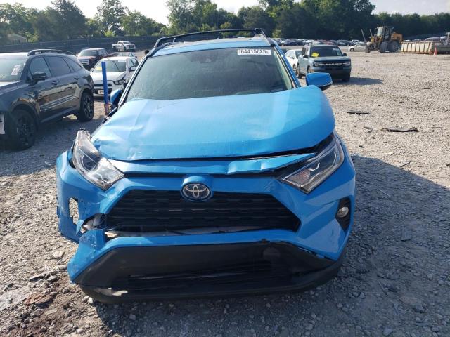 2T3RWRFV2LW074453 - 2020 TOYOTA RAV4 XLE BLUE photo 5