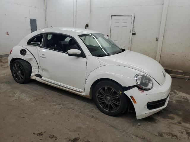 3VWJX7AT1DM665376 - 2013 VOLKSWAGEN BEETLE WHITE photo 4