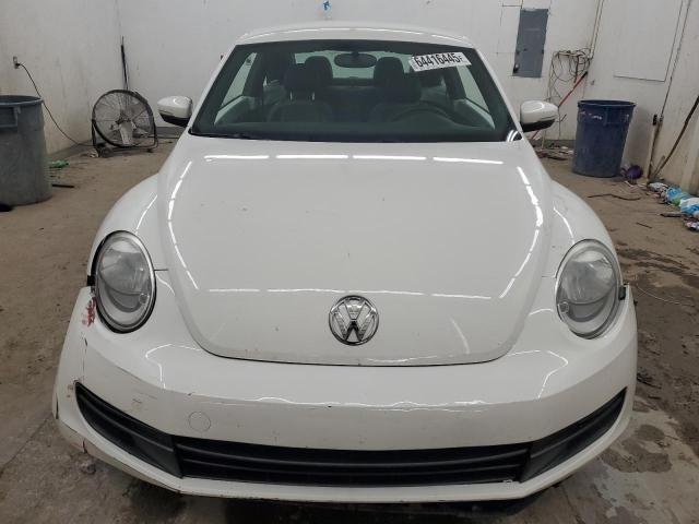 3VWJX7AT1DM665376 - 2013 VOLKSWAGEN BEETLE WHITE photo 5