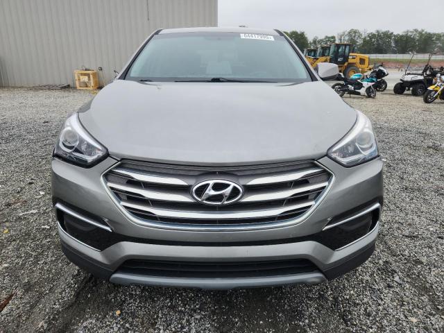 5NMZT3LB5HH024125 - 2017 HYUNDAI SANTA FE S Серый фото 5