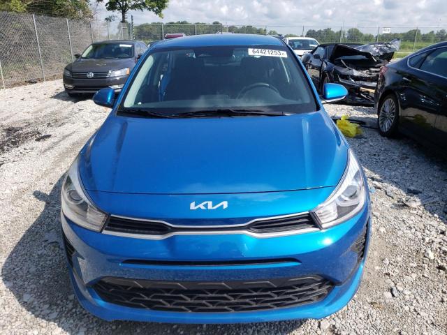 3KPA25AD4PE574678 - 2023 KIA RIO S BLUE photo 5