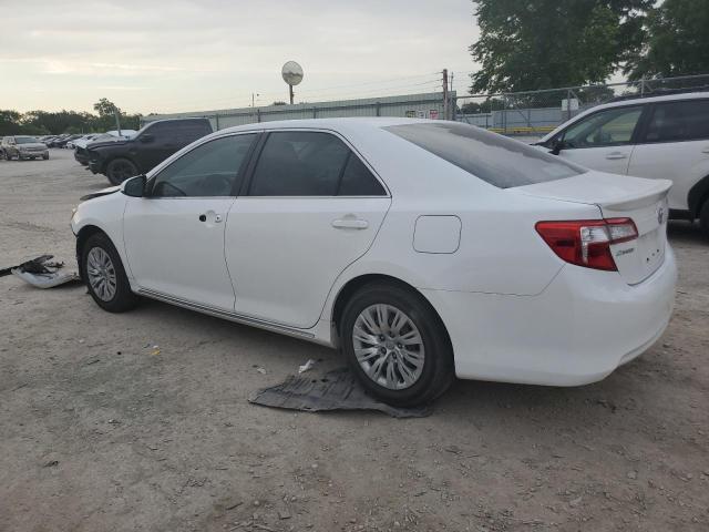 4T4BF1FK2CR208675 - 2012 TOYOTA CAMRY BASE WHITE photo 2