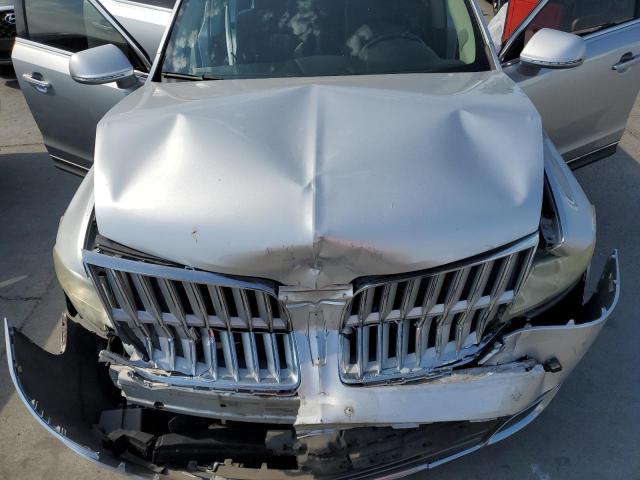 2LMHJ5AT6ABJ22691 - 2010 LINCOLN MKT SILVER photo 12