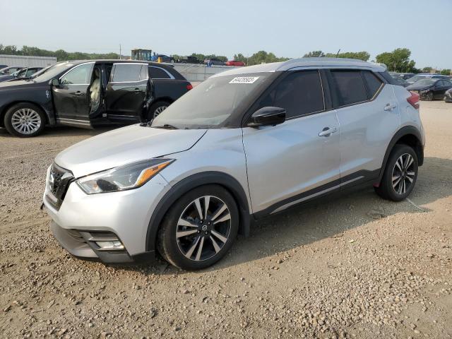 3N1CP5CU5KL520157 - 2019 NISSAN KICKS S SILVER photo 1