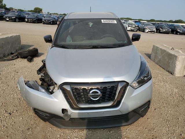 3N1CP5CU5KL520157 - 2019 NISSAN KICKS S SILVER photo 5