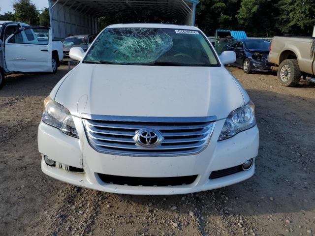 4T1BK3DB1AU356995 - 2010 TOYOTA AVALON XL WHITE photo 5