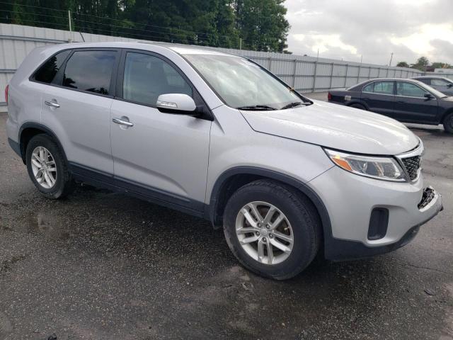 5XYKT3A68EG473408 - 2014 KIA SORENTO LX SILVER photo 4