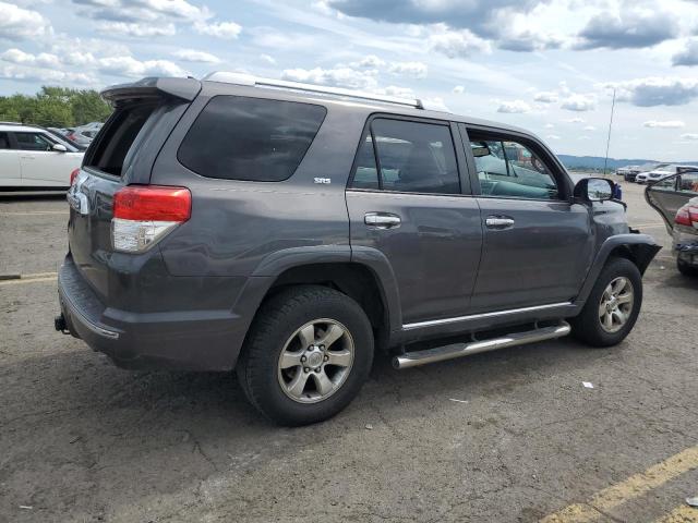 JTEBU5JR9B5054230 - 2011 TOYOTA 4RUNNER SR5 GRAY photo 3