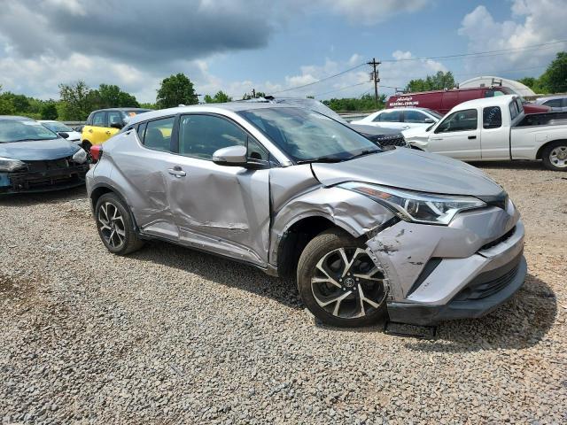 JTNKHMBX5J1006662 - 2018 TOYOTA C-HR XLE 银色 照片 4