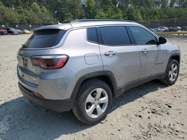 3C4NJDBB8JT402619 - 2018 JEEP COMPASS LATITUDE SILVER photo 3