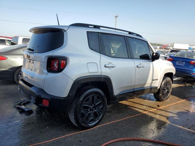 ZACCJBABXJPJ23626 - 2018 JEEP RENEGADE SPORT SILVER photo 3