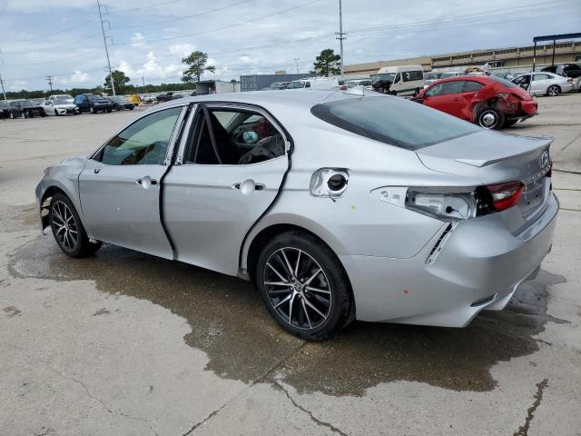 4T1G11AK8PU791233 - 2023 TOYOTA CAMRY SE NIGHT SHADE SILVER photo 2