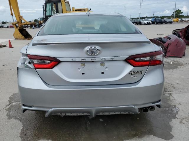 4T1G11AK8PU791233 - 2023 TOYOTA CAMRY SE NIGHT SHADE SILVER photo 6