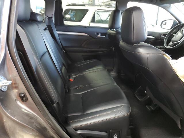 5TDJKRFHXGS296913 - 2016 TOYOTA HIGHLANDER XLE Silber Foto 11