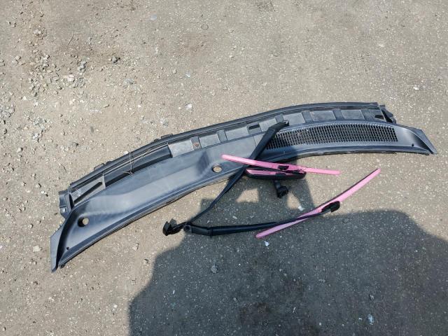 JTKJF5C79B3004020 - 2011 TOYOTA SCION TC 银色 照片 12