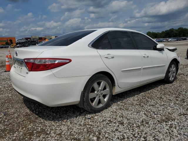 4T1BF1FK5GU545261 - 2016 TOYOTA CAMRY LE WHITE photo 3
