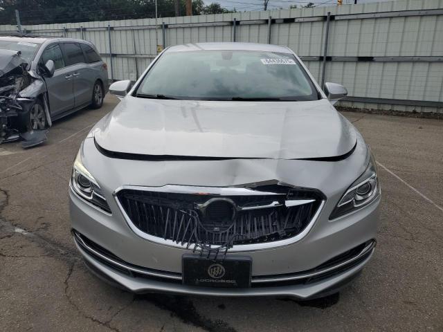 1G4ZP5SS7HU190328 - 2017 BUICK LACROSSE ESSENCE Silber Foto 5