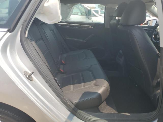 1VWDT7A39HC059940 - 2017 VOLKSWAGEN PASSAT R-LINE Gümüş foto 10