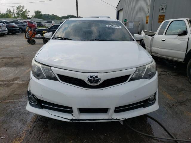 4T1BF1FK3EU431319 - 2014 TOYOTA CAMRY L WHITE photo 5