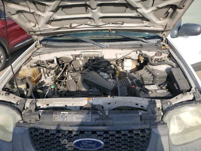 1FMYU93165KD52667 - 2005 FORD ESCAPE XLT WHITE photo 12