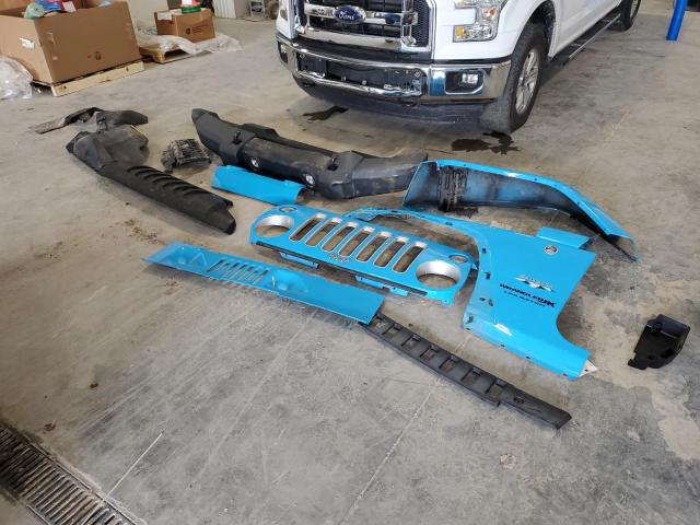 1C4BJWEG5JL842654 - 2018 JEEP WRANGLER U SAHARA BLUE photo 13