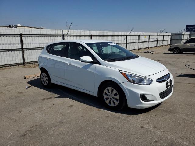 KMHCT5AE9GU248855 - 2016 HYUNDAI ACCENT SE WHITE photo 4