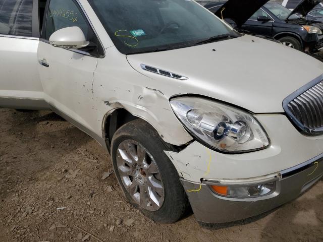 5GAKVCED7BJ263348 - 2011 BUICK ENCLAVE CXL WHITE photo 9