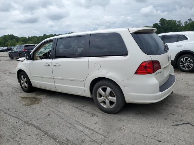 2V4RW3D19AR295882 - 2010 VOLKSWAGEN ROUTAN SE WHITE photo 2