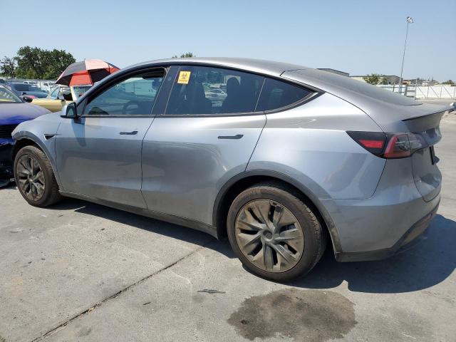 7SAYGAEE1RF170717 - 2024 TESLA MODEL Y رمادي صورة 2