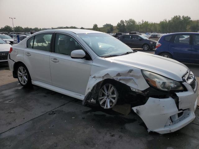 4S3BMCC63D3004157 - 2013 SUBARU LEGACY 2.5I PREMIUM WHITE photo 4