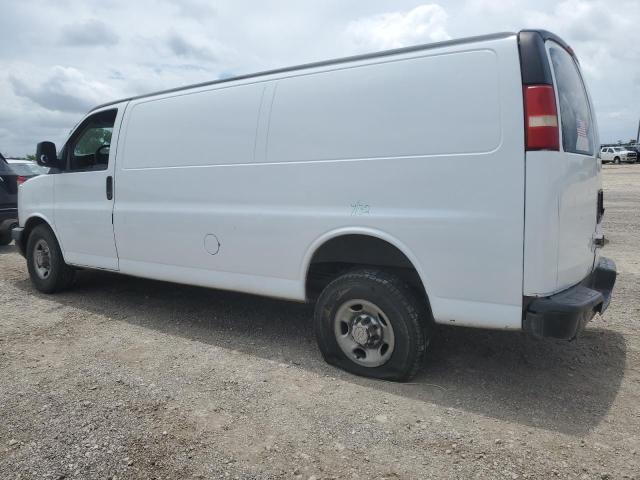 1GCHG39VX51254654 - 2005 CHEVROLET EXPRESS G3 WHITE photo 2